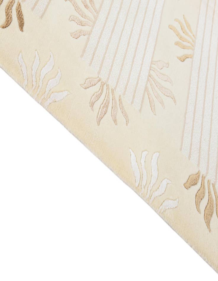 Detail image of  4' 1 x 6'  Hand Knotted Darya Wool Rug