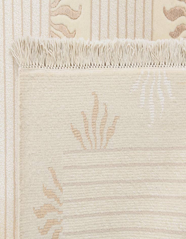 Detail image of  4' 1 x 6'  Hand Knotted Darya Wool Rug