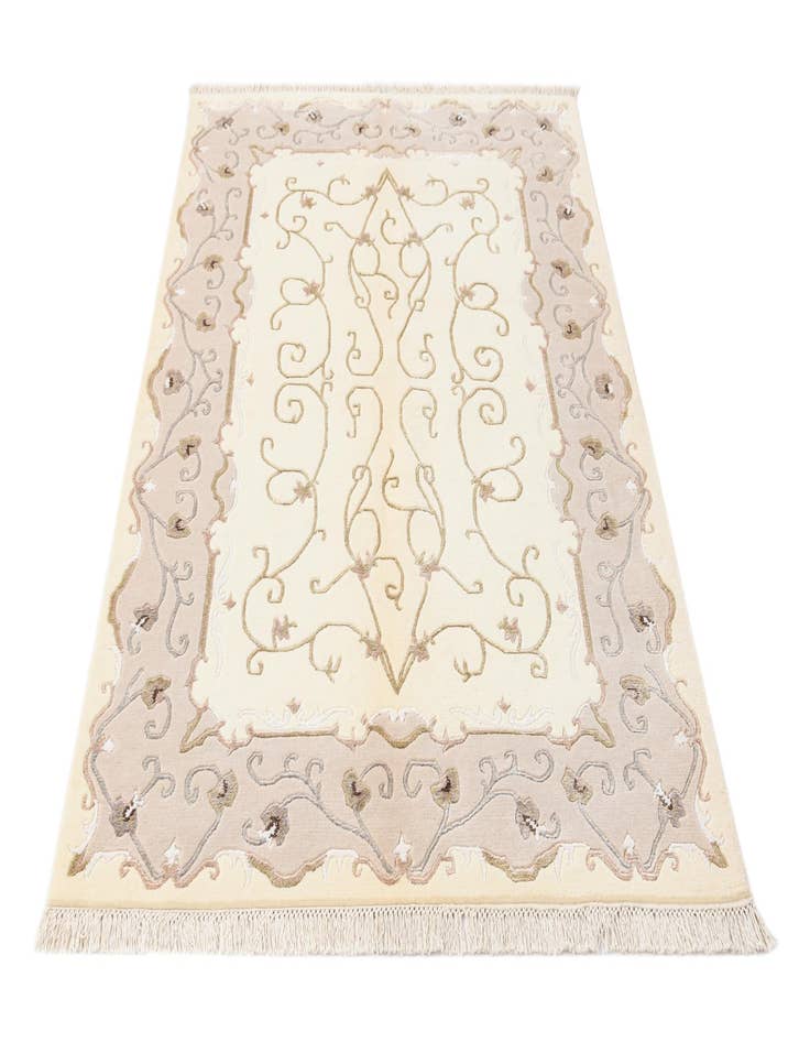 Detail image of  4' 2 x 5' 11  Hand Knotted Darya Wool Rug