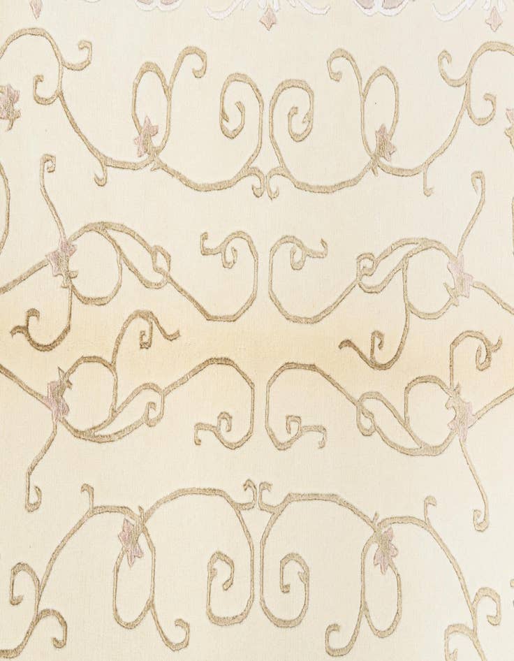 Detail image of  4' 2 x 5' 11  Hand Knotted Darya Wool Rug