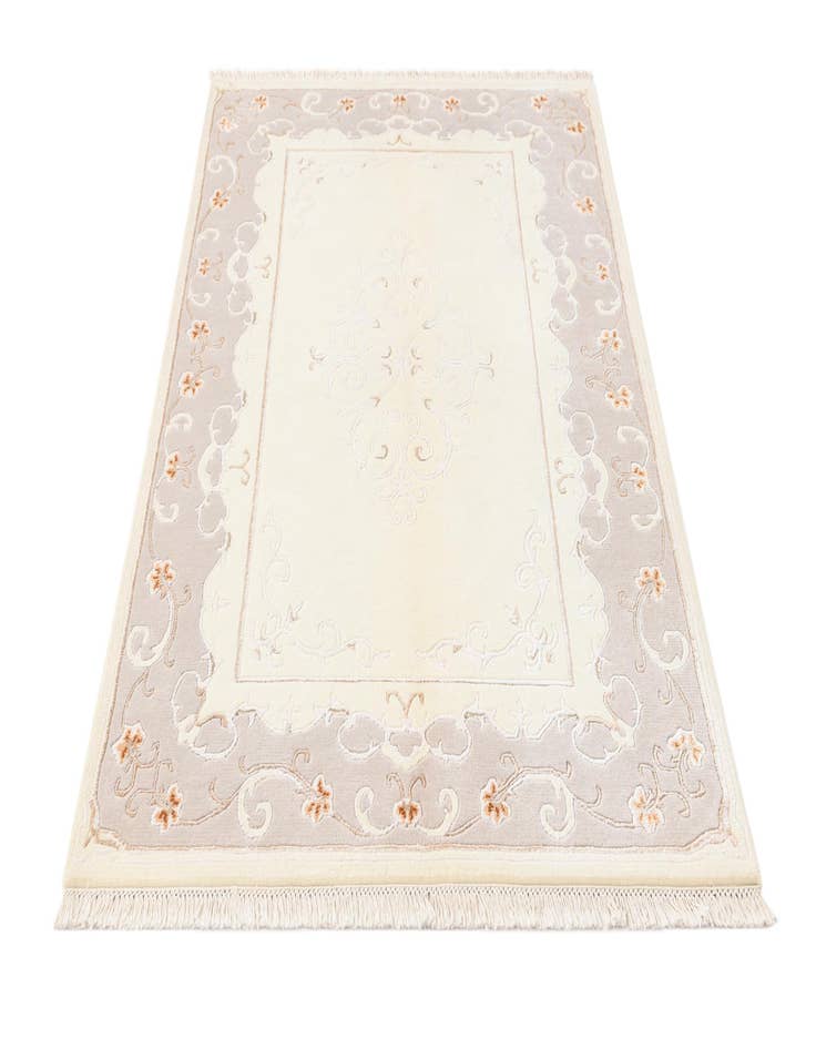 Detail image of  3' 11 x 5' 11  Hand Knotted Darya Wool Rug