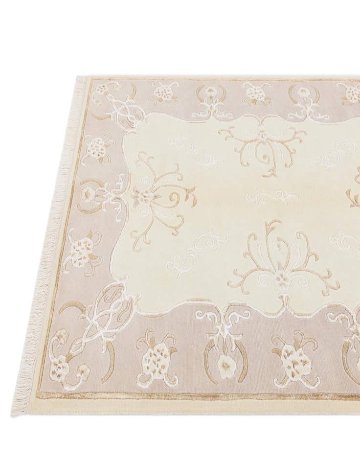 Detail image of  3' 11 x 5' 11  Hand Knotted Darya Wool Rug