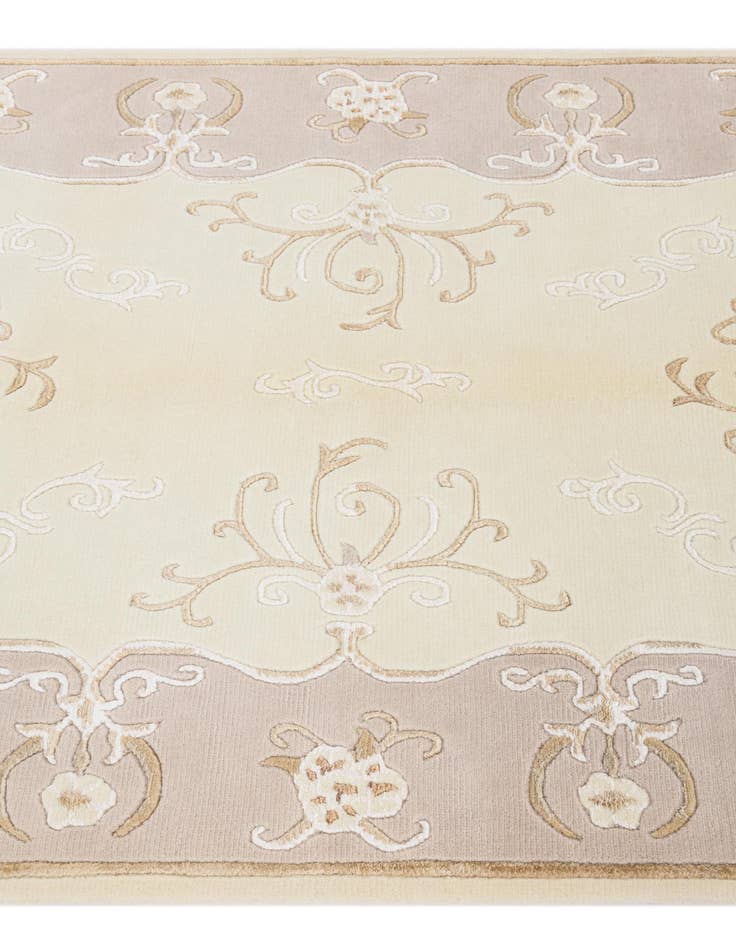 Detail image of  3' 11 x 5' 11  Hand Knotted Darya Wool Rug