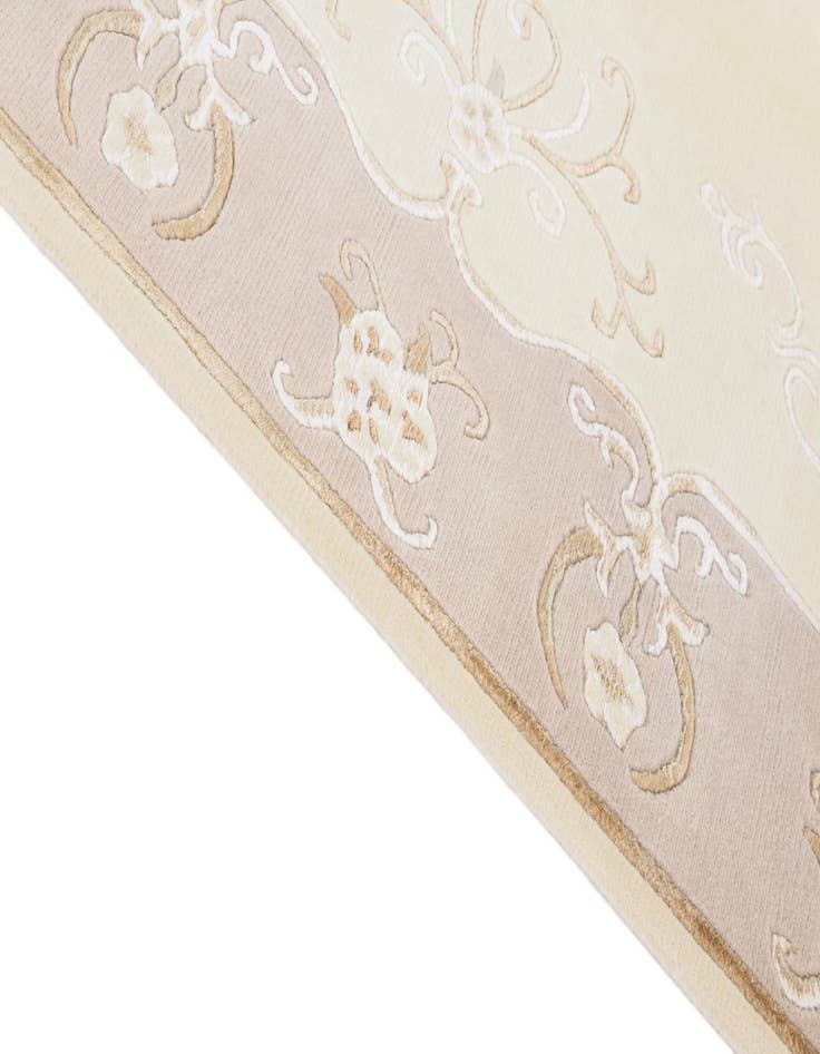 Detail image of  3' 11 x 5' 11  Hand Knotted Darya Wool Rug