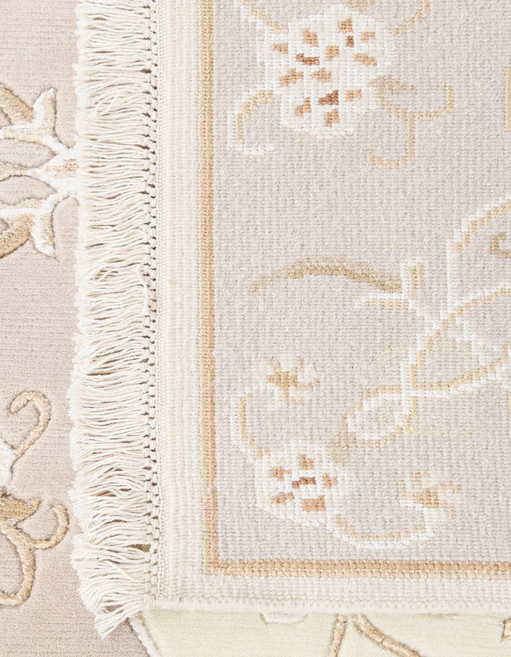 Detail image of  3' 11 x 5' 11  Hand Knotted Darya Wool Rug