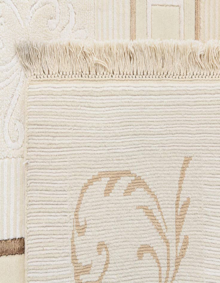 Detail image of  4' 1 x 6'  Hand Knotted Darya Wool Rug