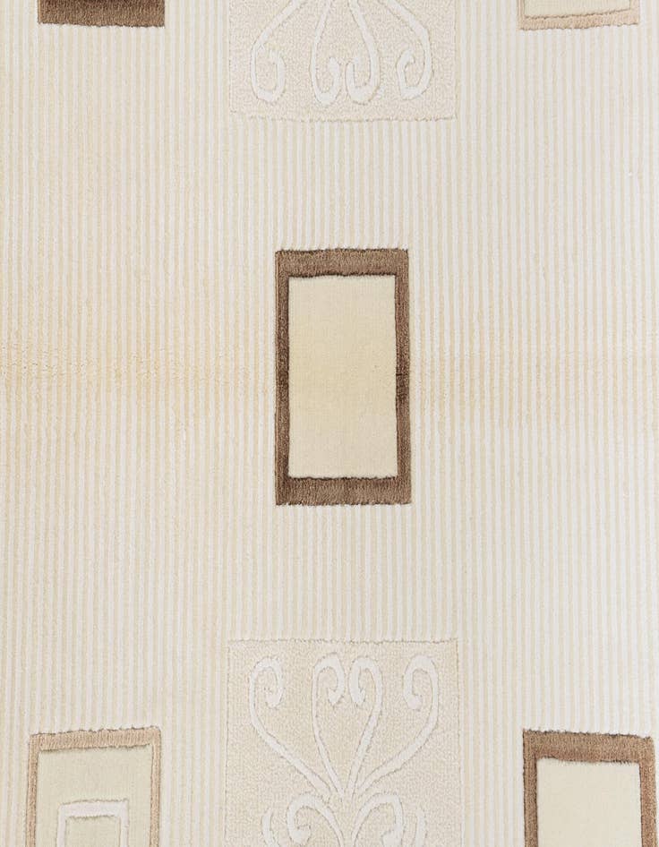 Detail image of  4' 1 x 6'  Hand Knotted Darya Wool Rug