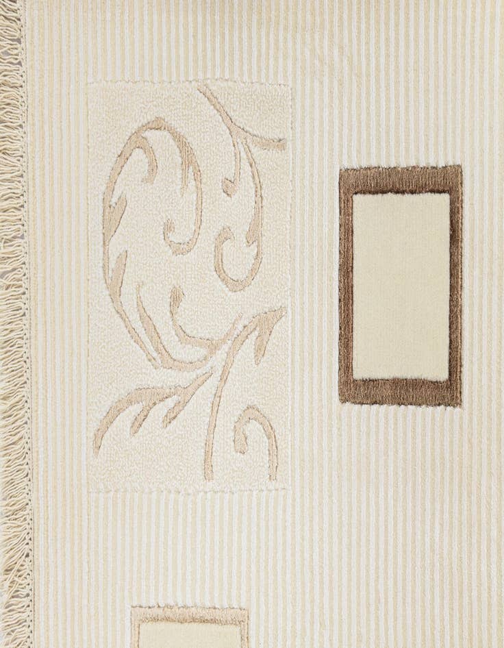 Detail image of  4' 1 x 6'  Hand Knotted Darya Wool Rug