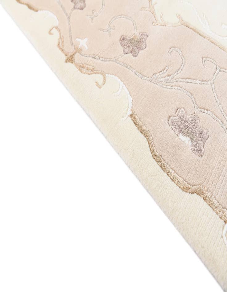 Detail image of  5' 7 x 7' 9  Hand Knotted Darya Wool Rug