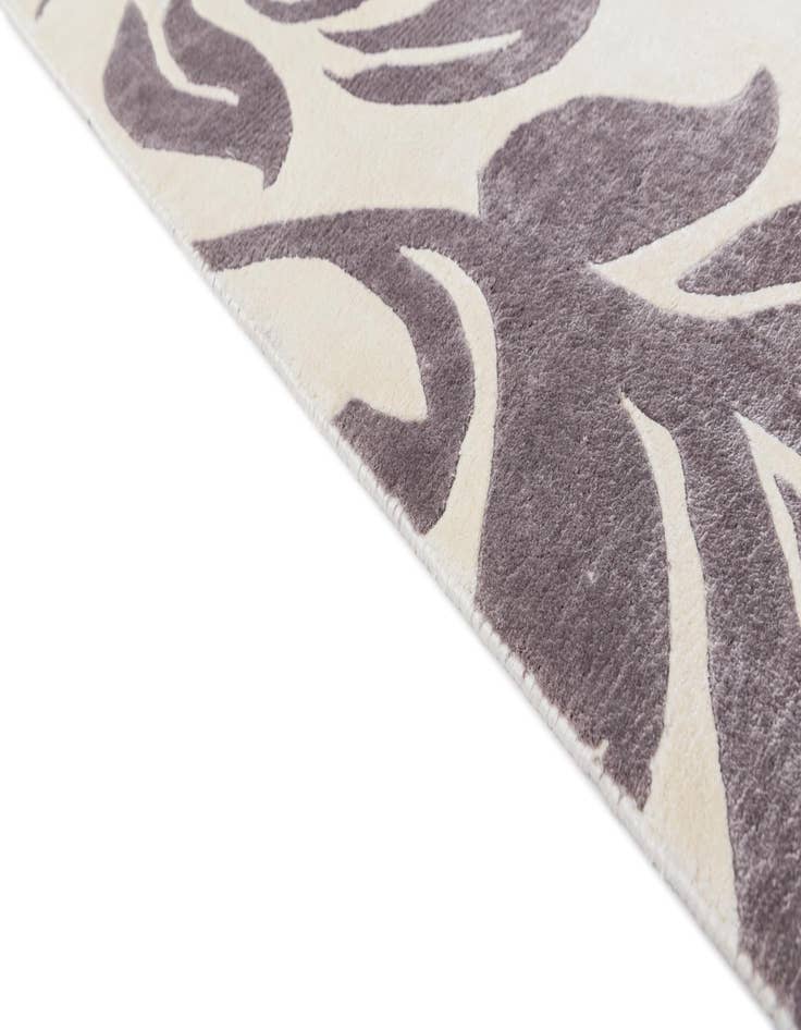 Detail image of  5' 6 x 8' 1  Hand Knotted Darya Wool Rug