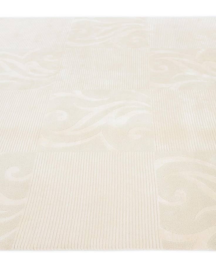 Detail image of  5' 9 x 7' 10  Hand Knotted Darya Wool Rug