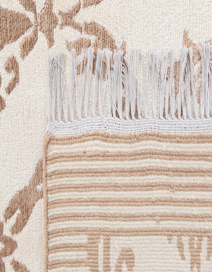 Detail image of  5' 9 x 8' 4  Hand Knotted Darya Wool Rug