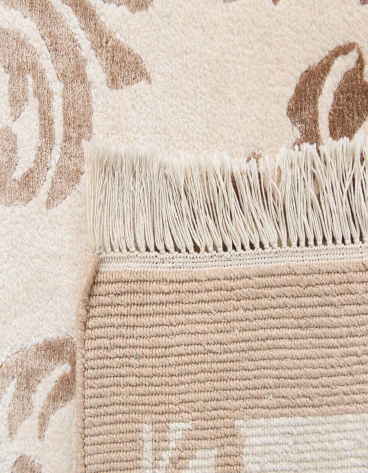 Detail image of  5' 9 x 8'  Hand Knotted Darya Wool Rug