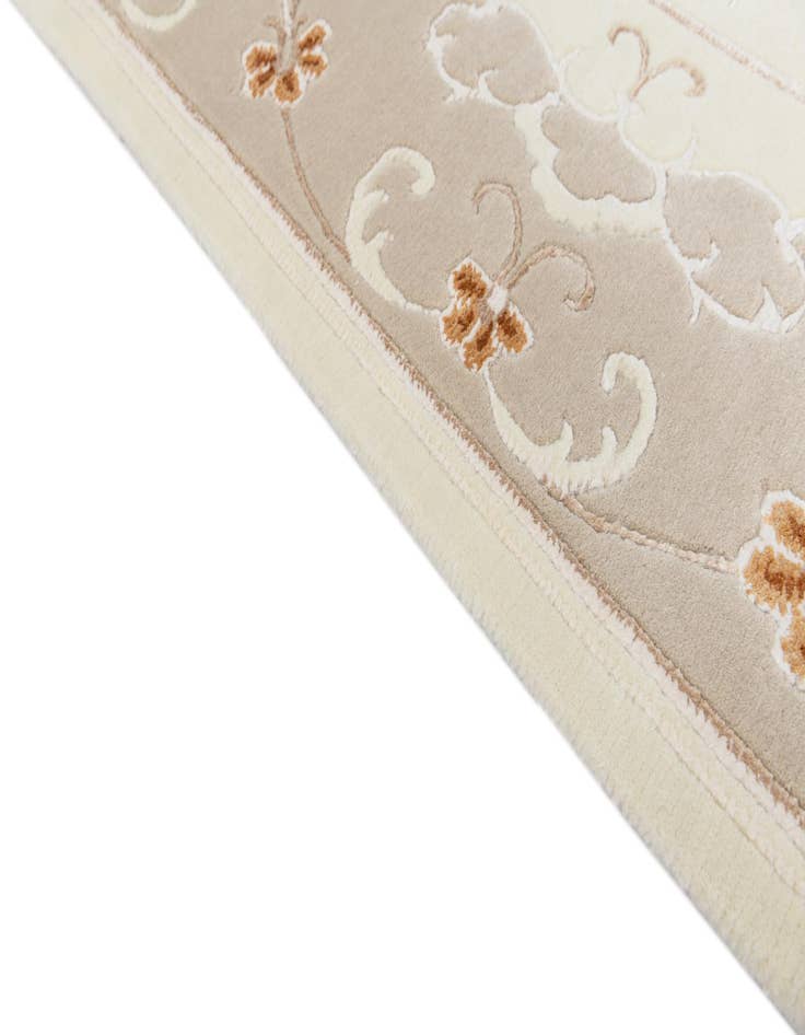 Detail image of  5' 7 x 8'  Hand Knotted Darya Wool Rug