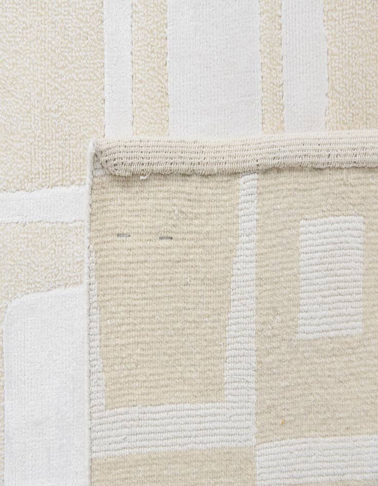 Detail image of  5' 5 x 8'  Hand Knotted Darya Wool Rug