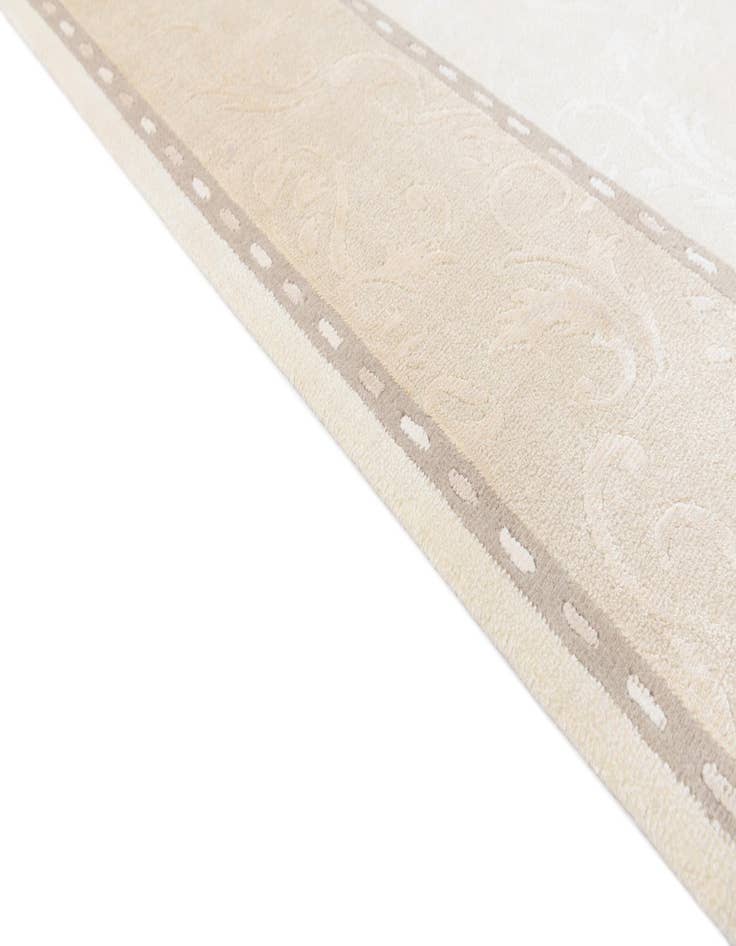 Detail image of  5' 9 x 7' 11  Hand Knotted Darya Wool Rug