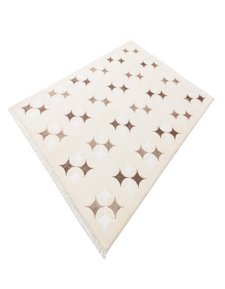 Detail image of  5' 5 x 8'  Hand Knotted Darya Wool Rug