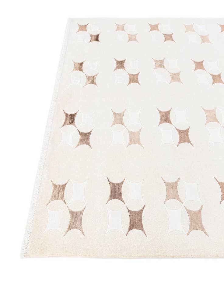 Detail image of  5' 5 x 8'  Hand Knotted Darya Wool Rug