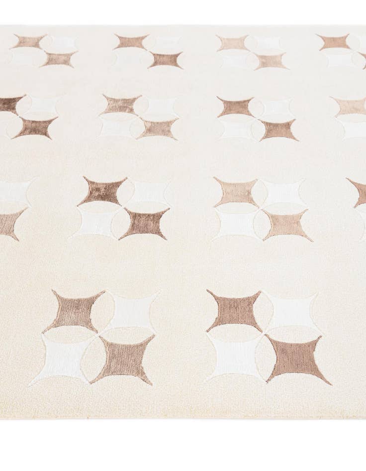 Detail image of  5' 5 x 8'  Hand Knotted Darya Wool Rug