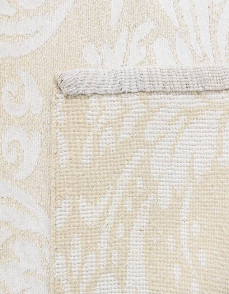 Detail image of  3' 1 x 4' 11  Hand Knotted Darya Wool Rug