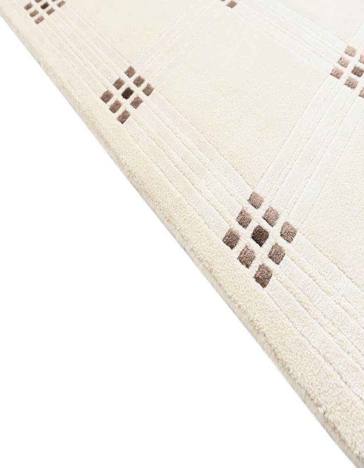 Detail image of  5' 8 x 8'  Hand Knotted Darya Wool Rug