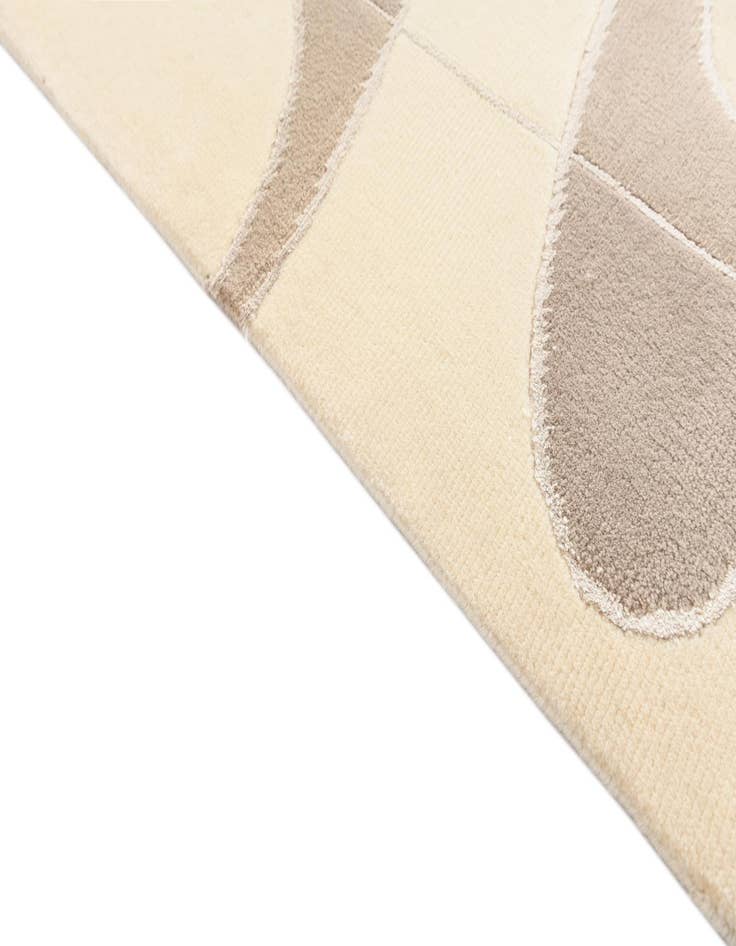 Detail image of  5' 8 x 8'  Hand Knotted Darya Wool Rug