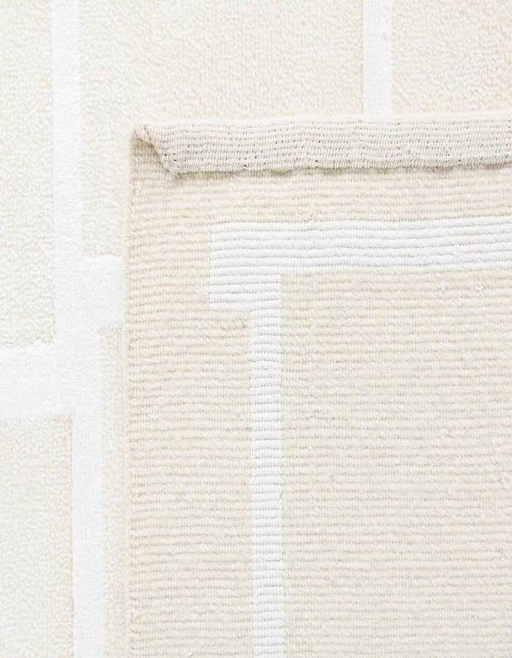 Detail image of  5' 9 x 8'  Hand Knotted Darya Wool Rug