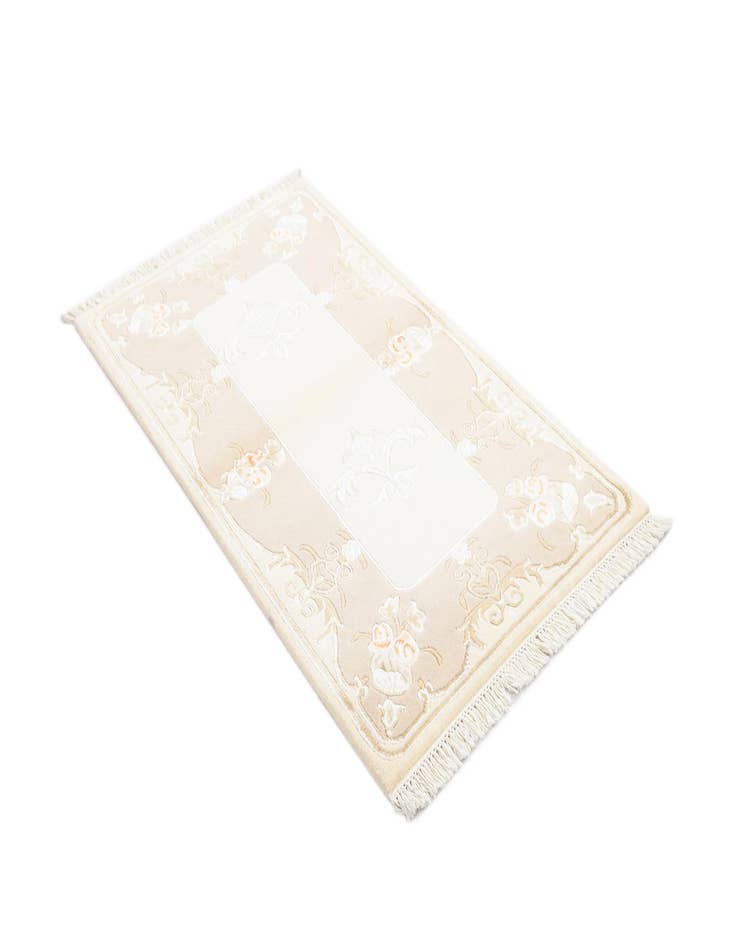 Detail image of  2' 9 x 4' 9  Hand Knotted Darya Wool Rug