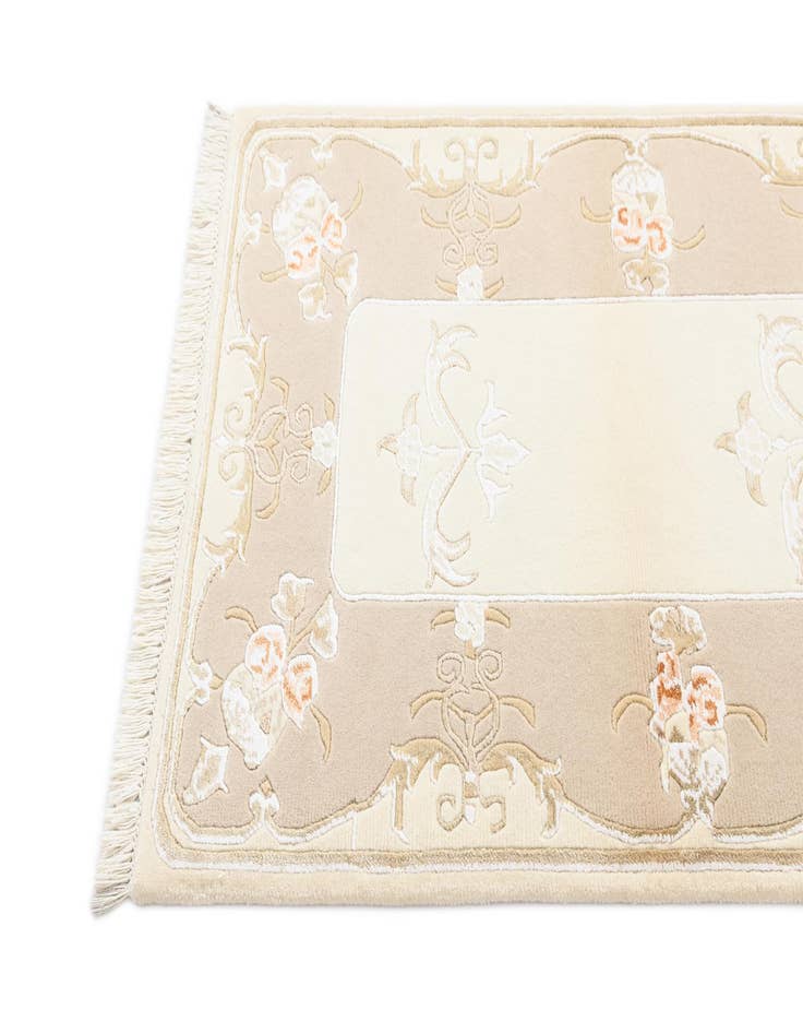 Detail image of  2' 9 x 4' 9  Hand Knotted Darya Wool Rug