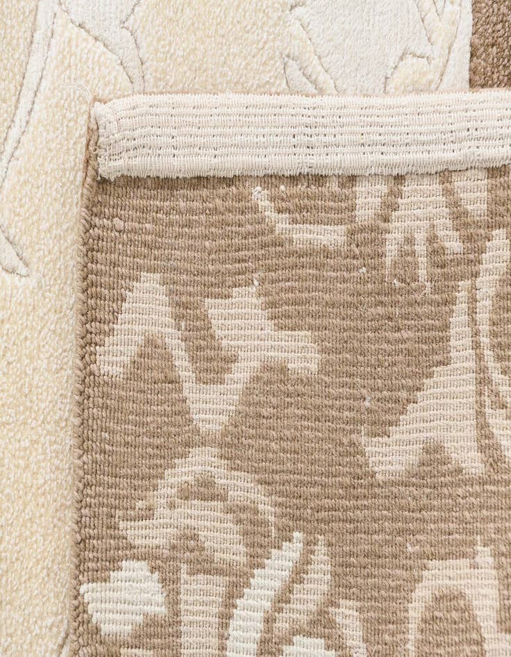 Detail image of  5' 10 x 8' Darya Rug