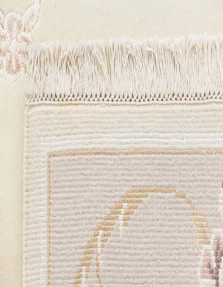 Detail image of  5' 7 x 8'  Hand Knotted Darya Wool Rug