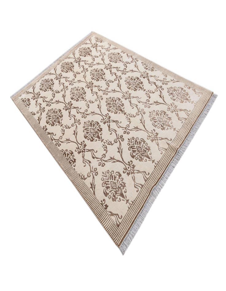 Detail image of  5' 9 x 8' Darya Rug