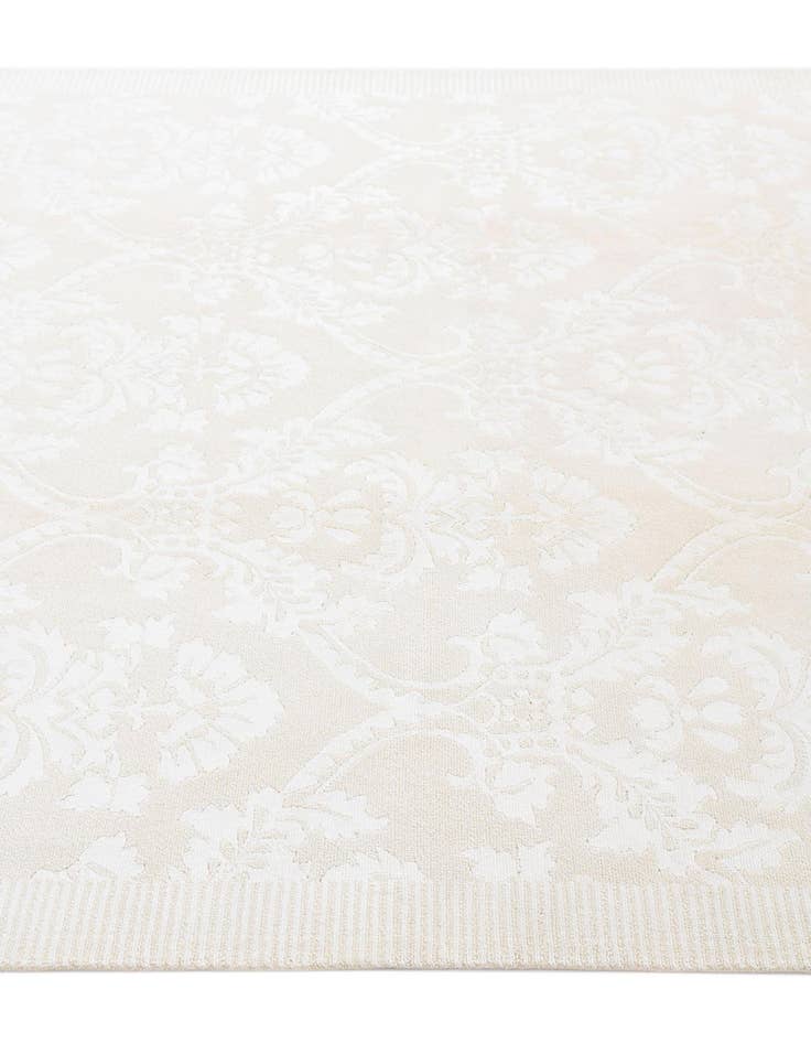 Detail image of  5' 8 x 8' Darya Rug