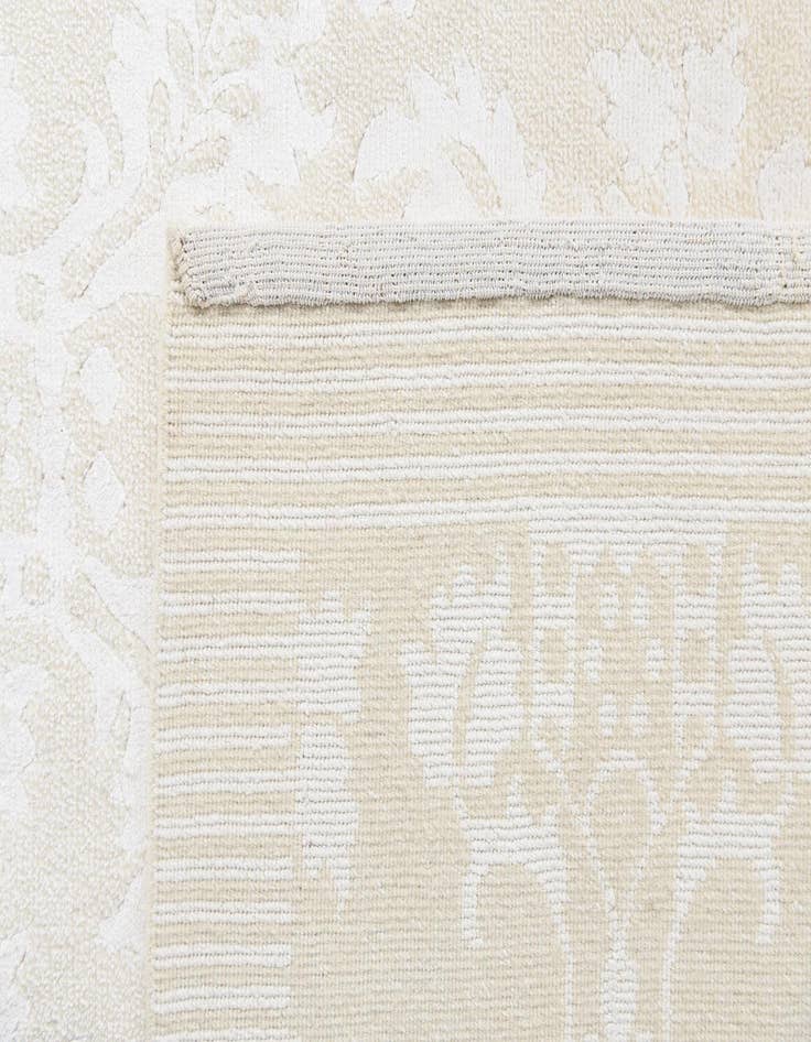 Detail image of  5' 8 x 8' Darya Rug