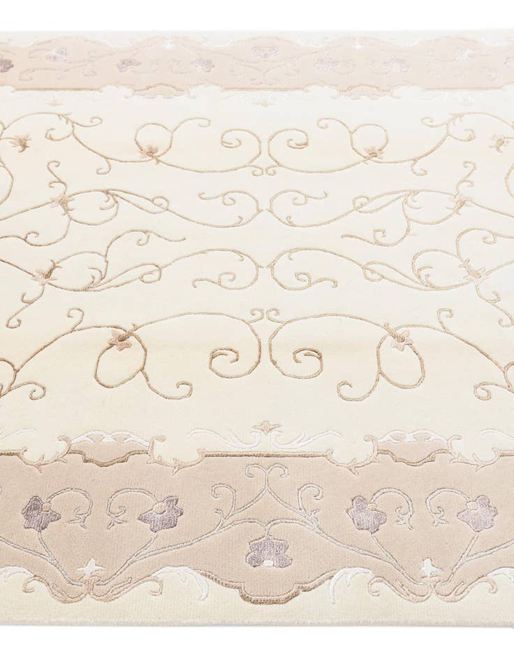 Detail image of  4' 11 x 6' 10 Darya Rug