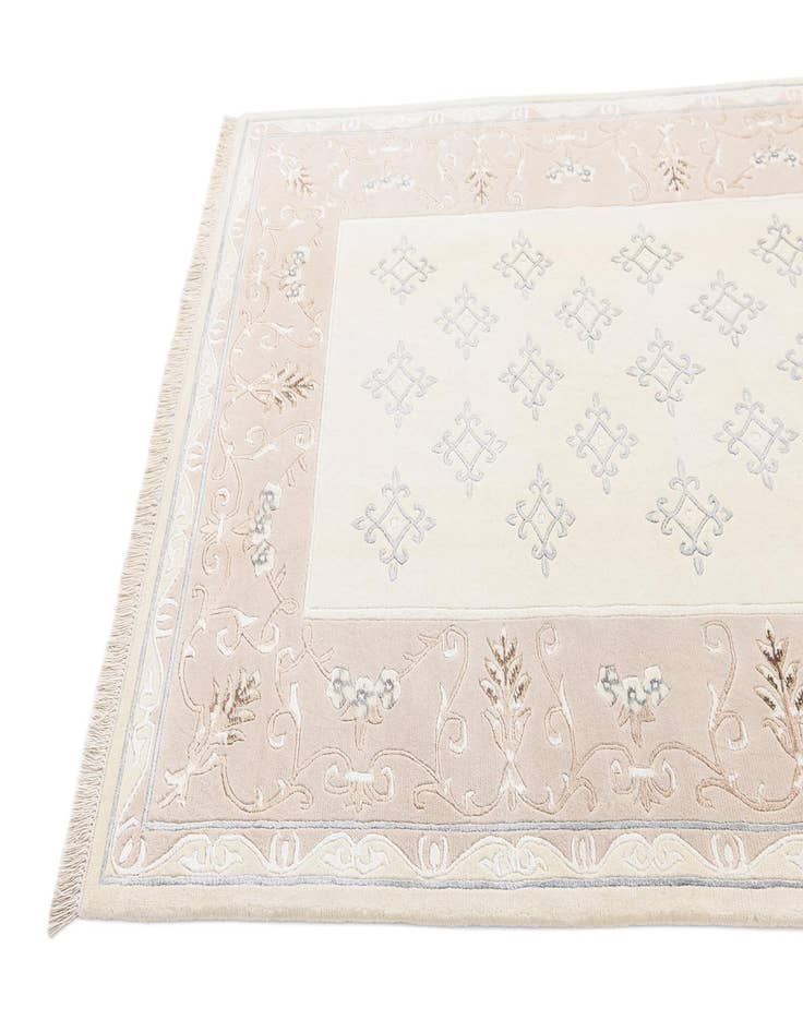 Detail image of  4' 11 x 6' 8 Darya Rug