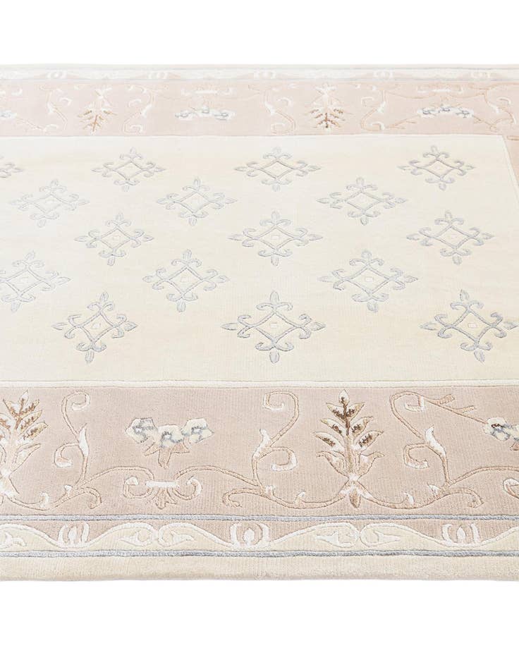 Detail image of  4' 11 x 6' 8 Darya Rug