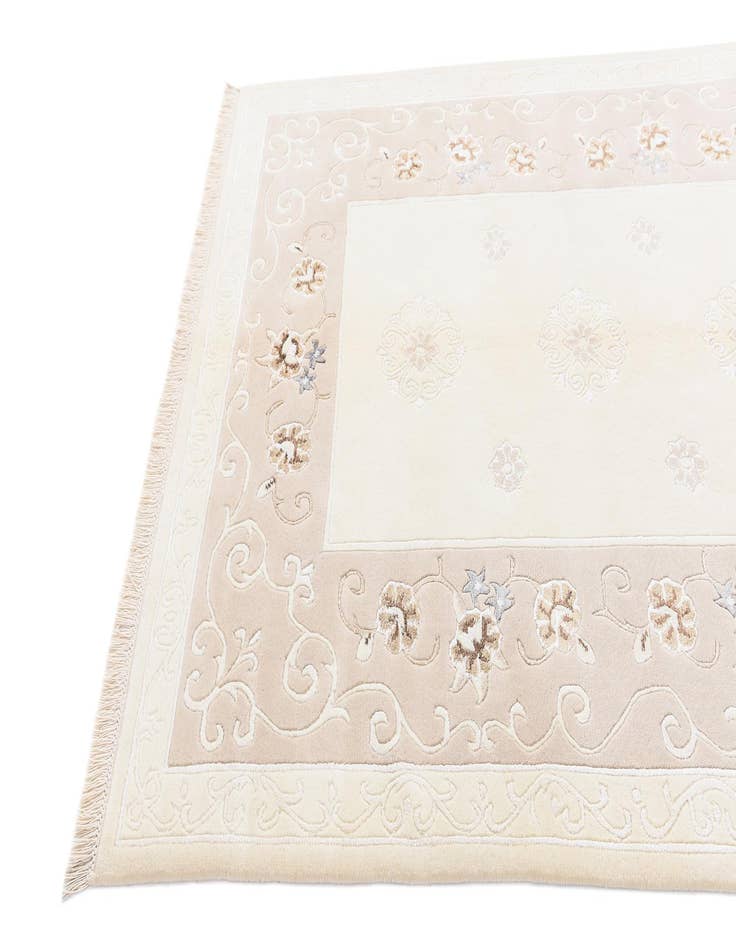 Detail image of  5' x 6' 5 Darya Rug