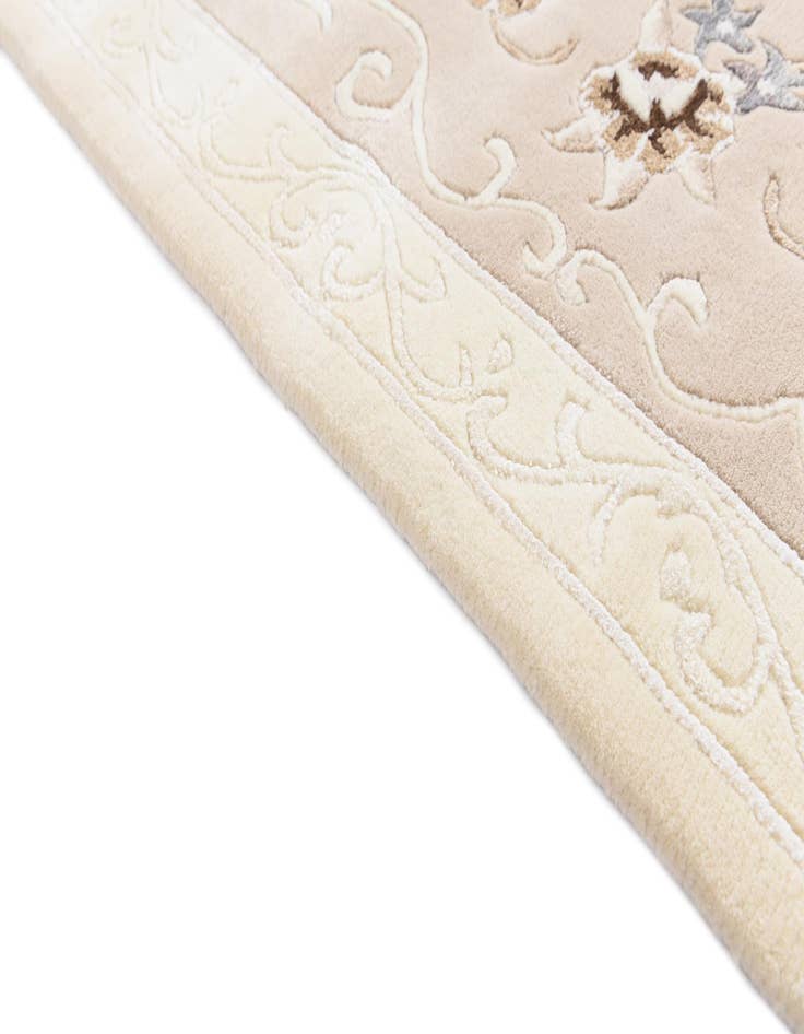 Detail image of  5' x 6' 5 Darya Rug