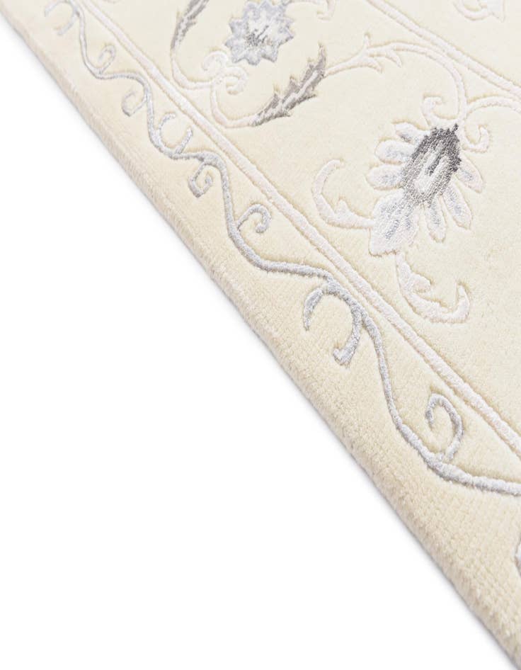 Detail image of  4' 11 x 6' 7  Hand Knotted Darya Wool Rug