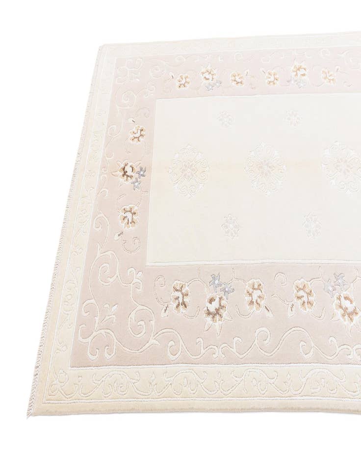 Detail image of  4' 10 x 6' 8 Darya Rug