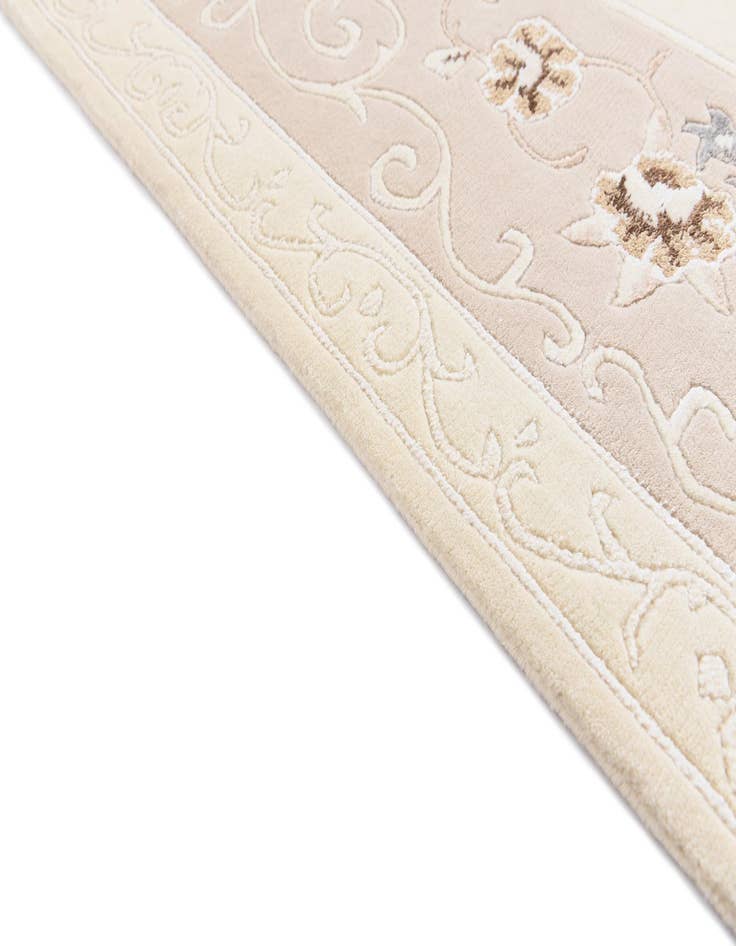 Detail image of  4' 10 x 6' 8 Darya Rug