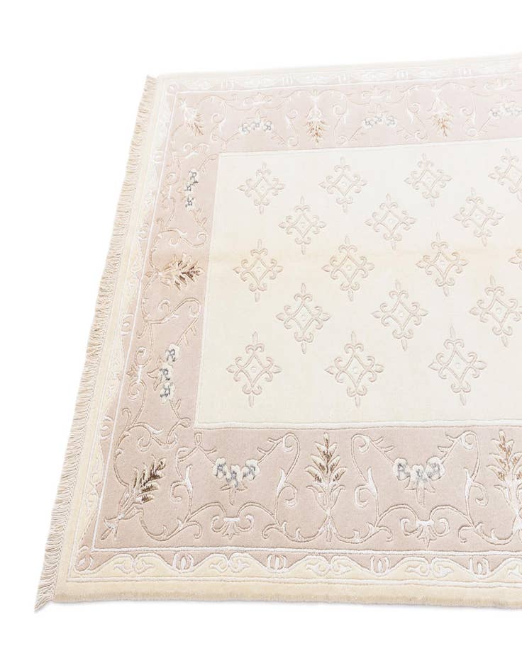 Detail image of  4' 11 x 6' 9 Darya Rug