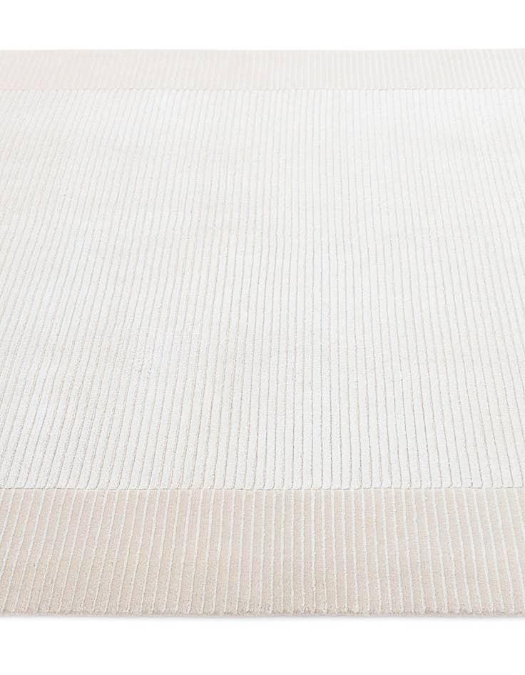 Detail image of  5' x 6' 7 Darya Rug