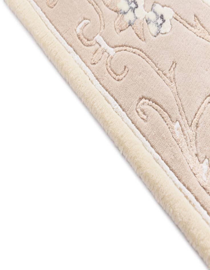 Detail image of  2' 9 x 4' 10  Hand Knotted Darya Wool Rug