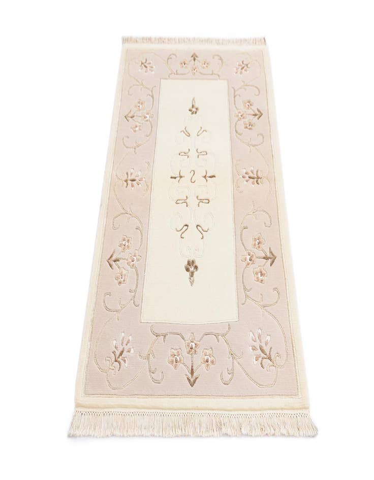 Detail image of  2' 8 x 4' 10  Hand Knotted Darya Wool Rug