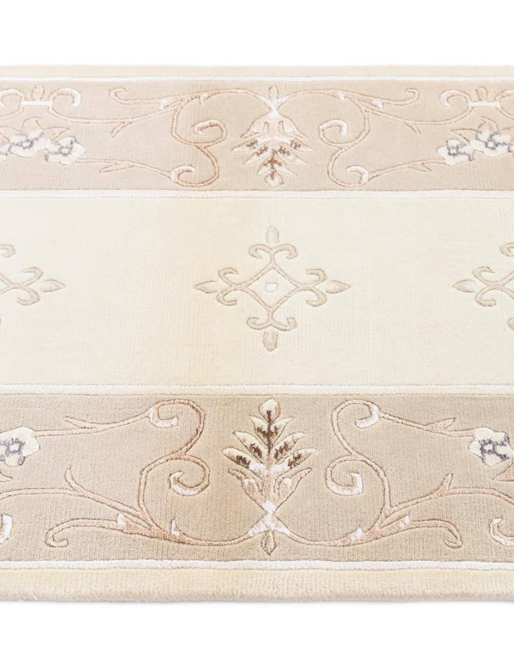 Detail image of  2' 8 x 4' 8  Hand Knotted Darya Wool Rug