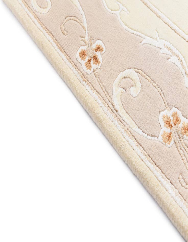 Detail image of  2' 8 x 4' 11  Hand Knotted Darya Wool Rug