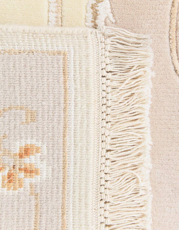 Detail image of  2' 8 x 4' 11  Hand Knotted Darya Wool Rug