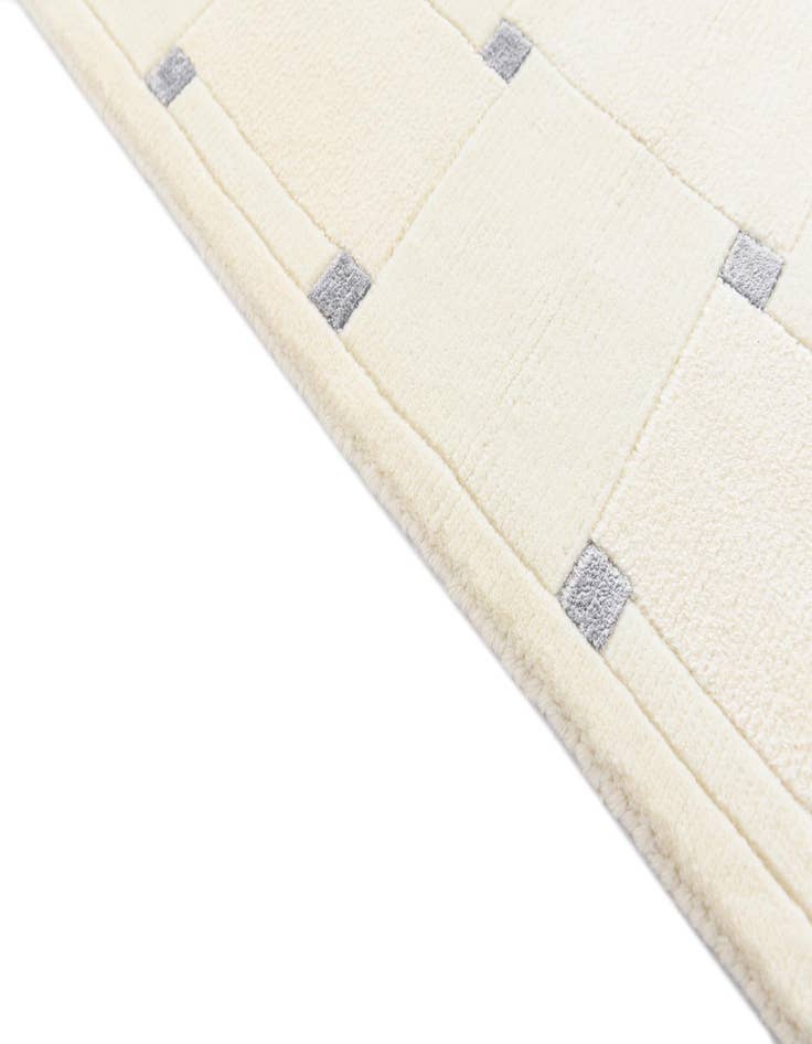 Detail image of  4' 10 x 6' 9  Hand Knotted Darya Wool Rug